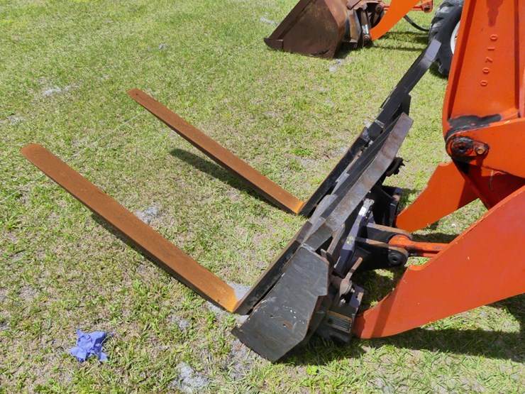 2012-kubota-r520s-image-9