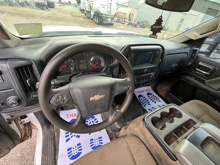 2016-chevrolet-silverado-2500hd-image-15