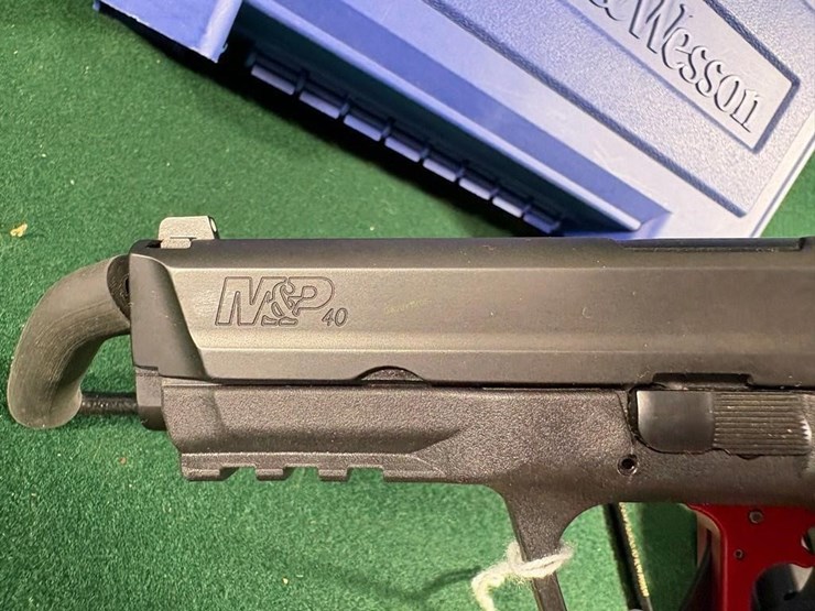 smith-&-wesson-m&p-40---40-s&w-pistol-image-6
