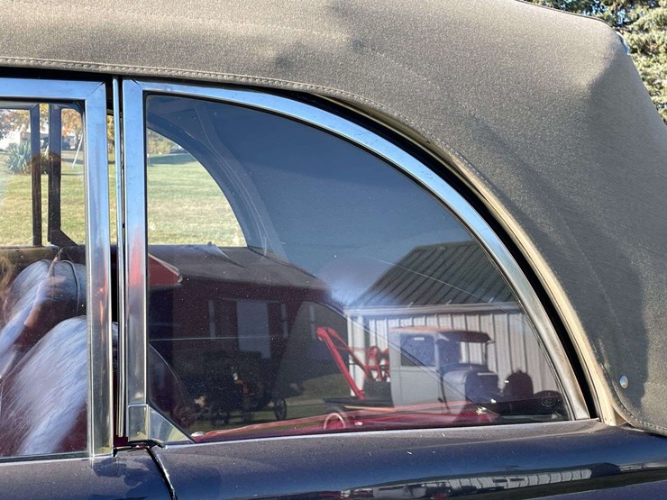 1948-ford-super-deluxe-convertible-image-41