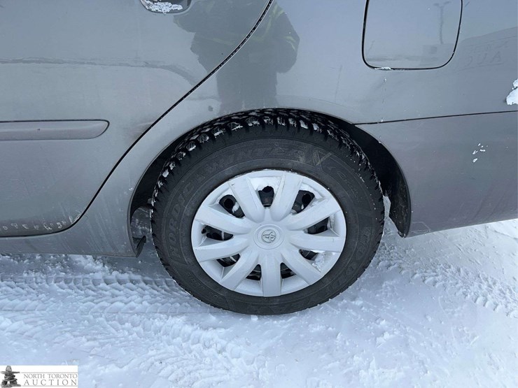 non-operable-2005-toyota-camry-4dr-sedan-image-12