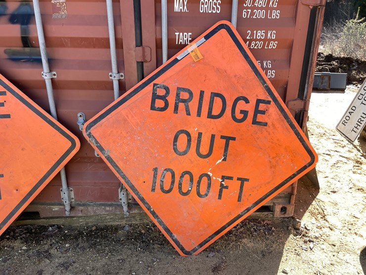 #3932-•-(2)-metal-retired-road-signs-image-3