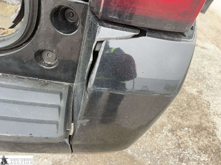 2017-chevrolet-tahoe-image-31