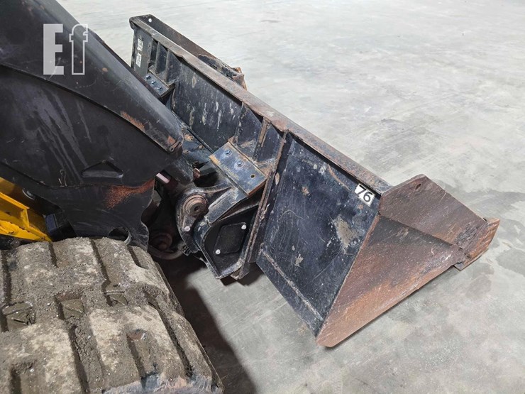 2021-jcb-3ts-8t-image-11