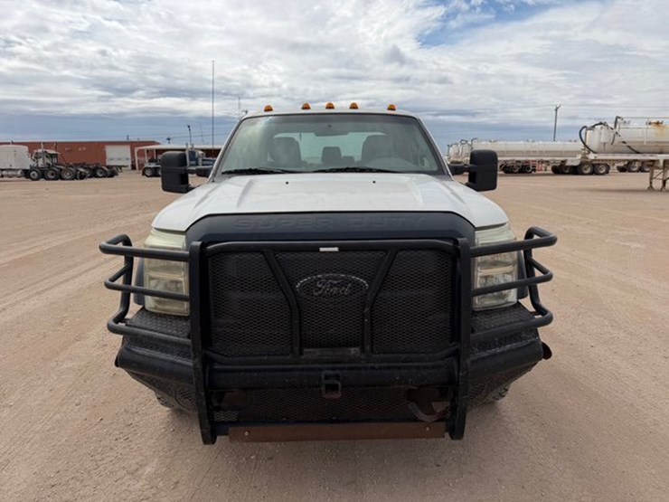 2012-ford-f550-image-2