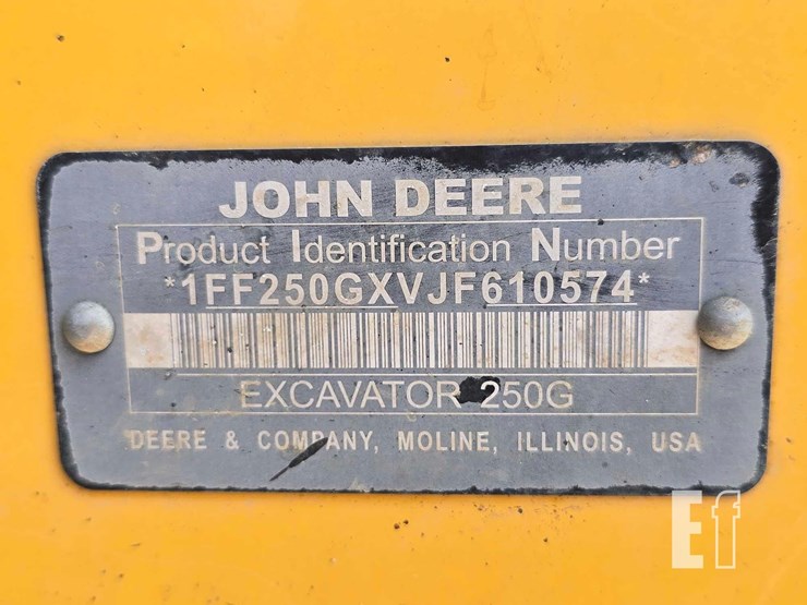 2018-deere-250g-lc-image-40