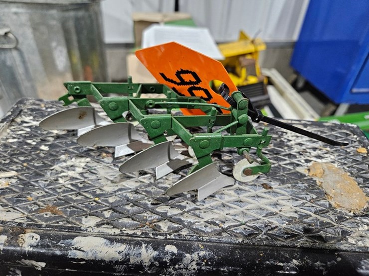 #997-•-john-deere-toy-3pt-4-bottom-plow-1/16-scale-image-5