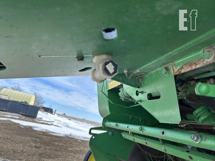 2001-john-deere-567-image-16