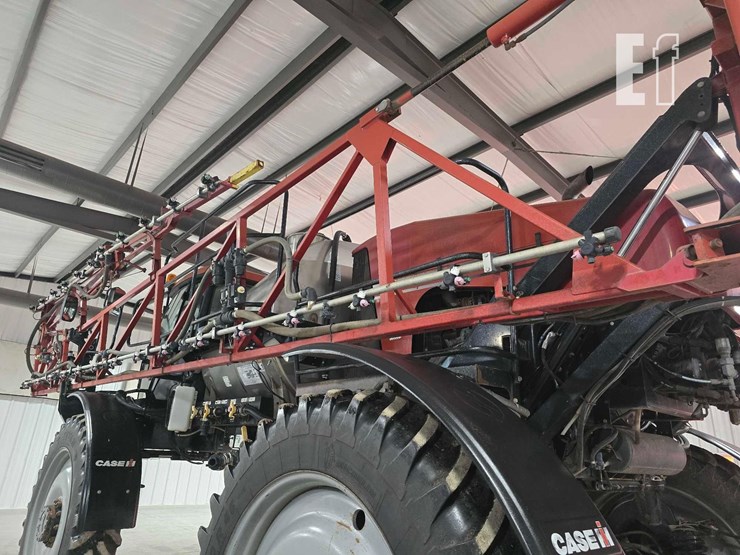 case-ih-patriot-3330-image-10