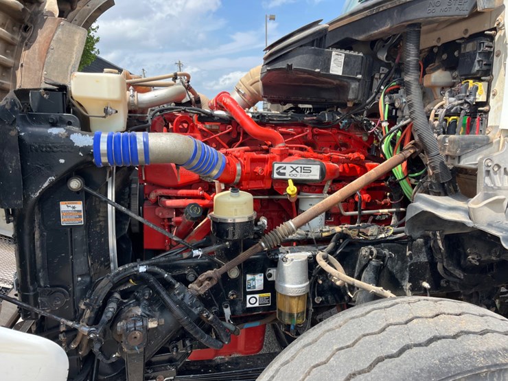 2020-kenworth-t880-image-9