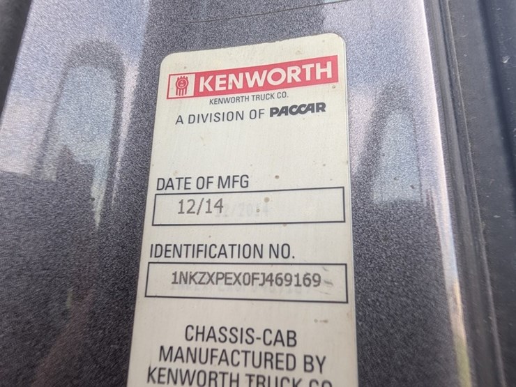 2015-kenworth-t880-image-22