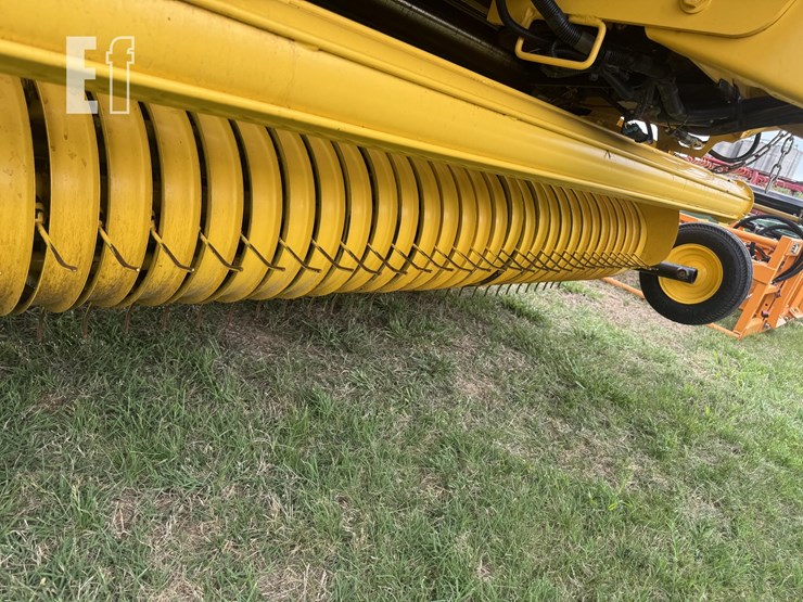 2022-new-holland-roll-belt-560-image-4