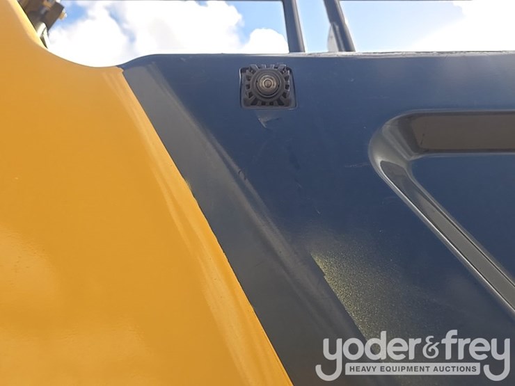 2019-caterpillar-336-image-49