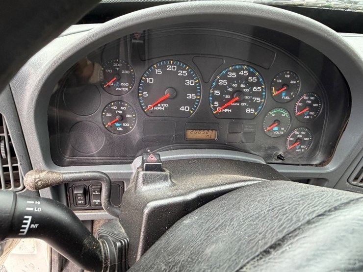 2004-international-durastar-4300-image-17