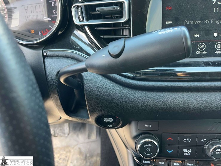 2021-dodge-durango-image-17