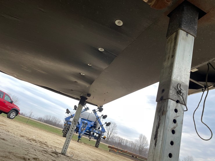 #201-•-2014-palomino-puma-253-fbs-27'-fifth-wheel-camper-(has-wi-title)-image-44