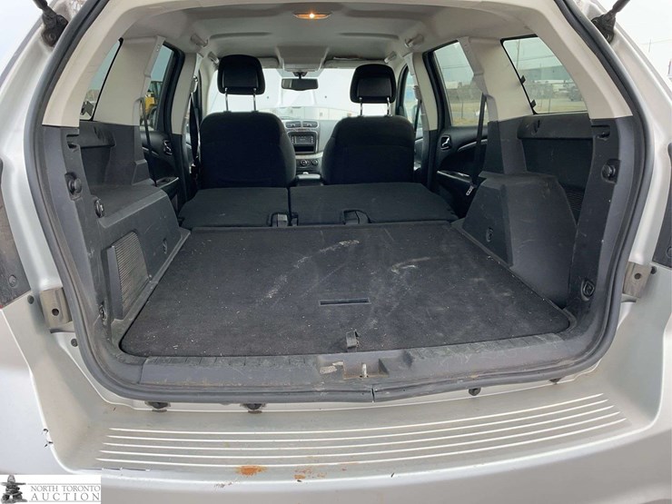 2011-dodge-journey-image-18