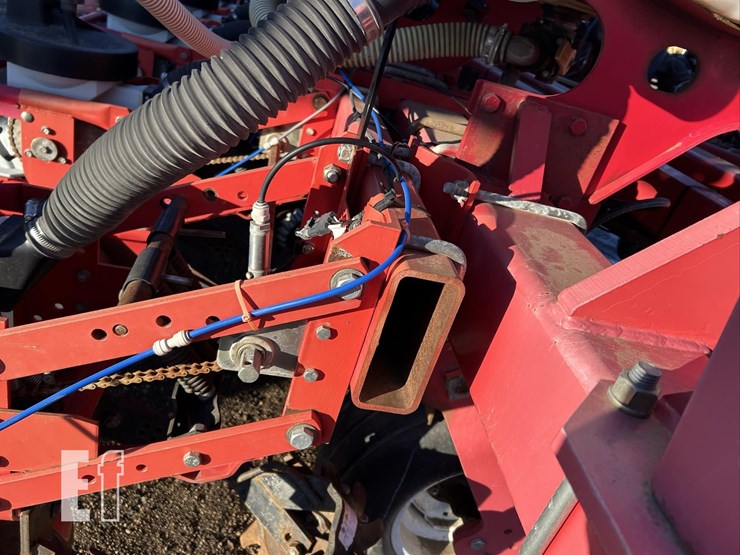 2009-white-8516-image-23