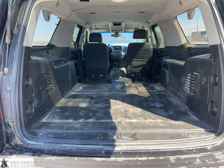 2019-chevrolet-suburban-image-22