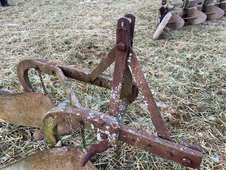 ferguson-12-oa-28-two-bottom-plow-image-18