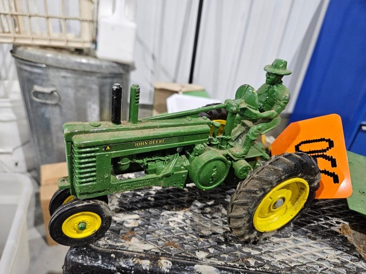 #990-•-john-deere-model-a-1/16-die-cast-toy-tractor-image-2