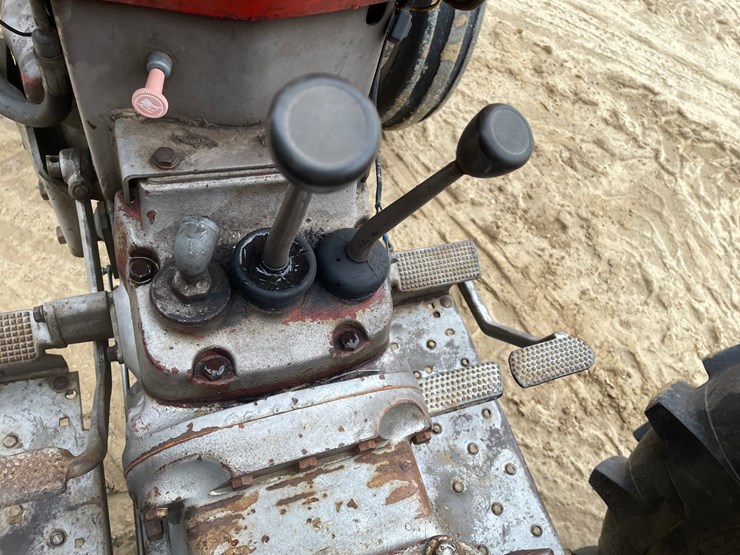 massey-ferguson-230-image-63