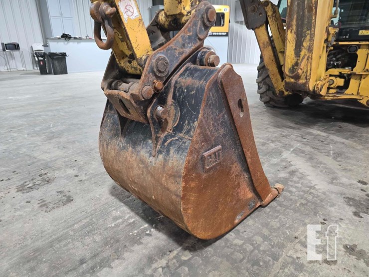 2005-caterpillar-420d-it-image-16