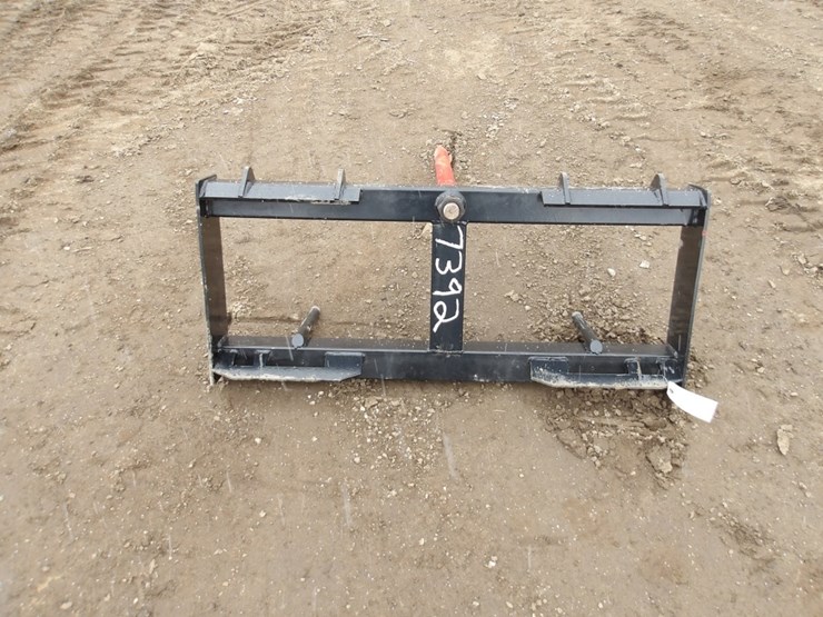 #7392-•-skid-steer-bale-spear-image-2