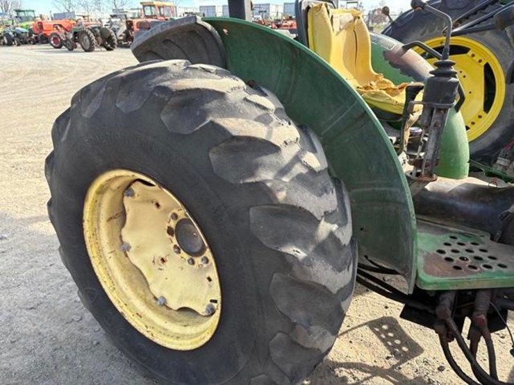 john-deere-5105-image-11