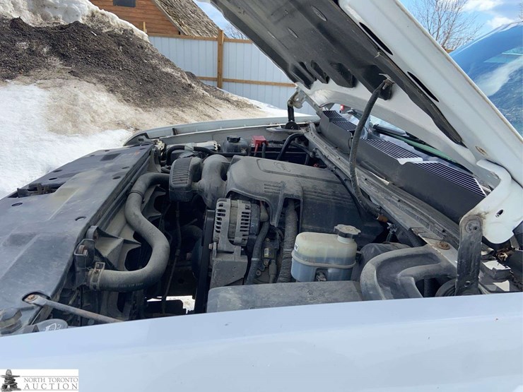 2011-chevrolet-silverado-1500-image-25