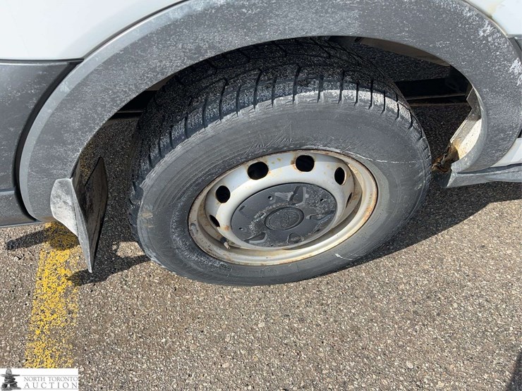 2016-ford-transit-image-18