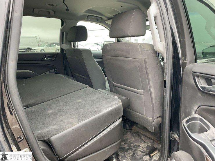 2017-chevrolet-tahoe-image-24