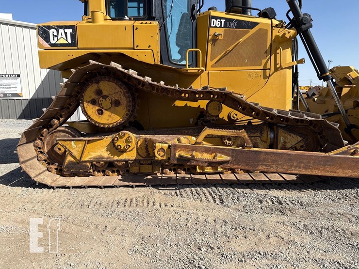 2016-caterpillar-d6t-lgp-image-38