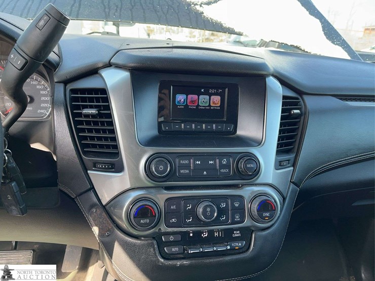 2017-chevrolet-tahoe-image-9