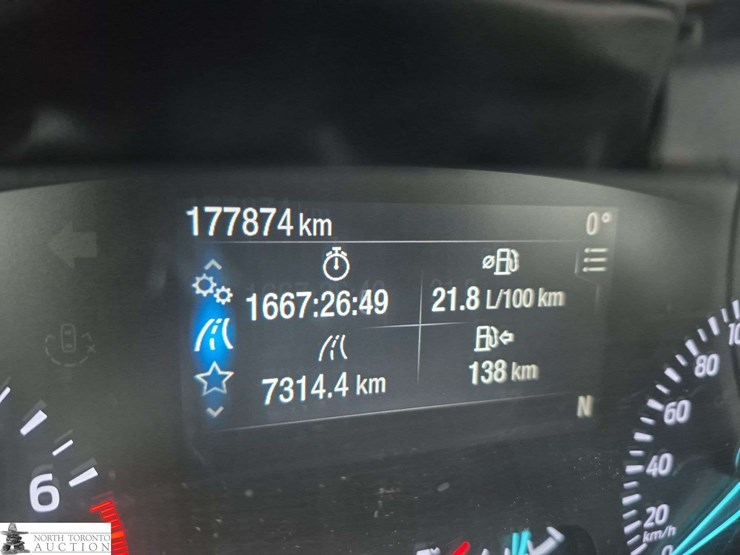 2020-ford-explorer-image-19