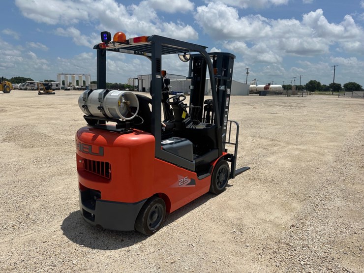 heli-5k-forklift-image-5