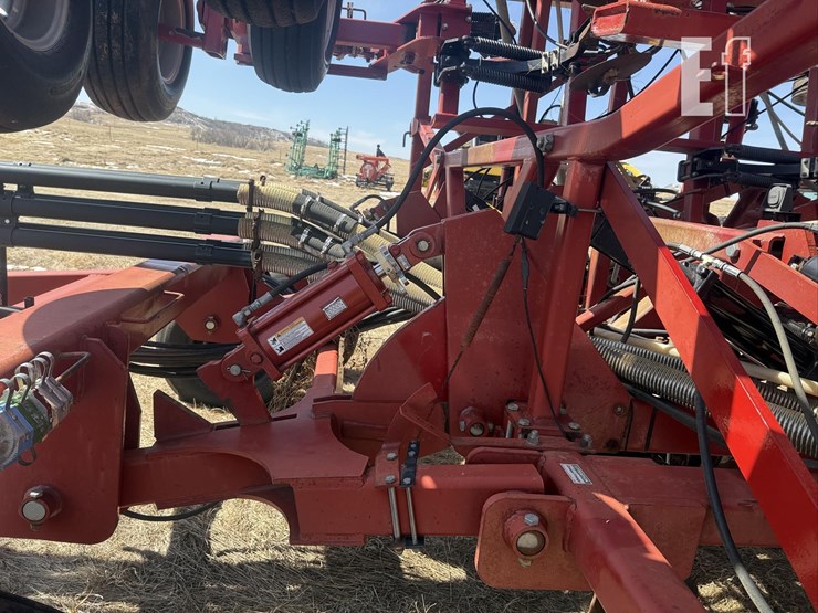 2011-case-ih-3430-image-36