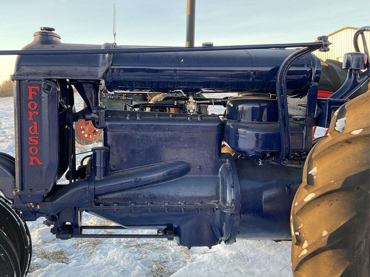 1937-fordson-all-around-england-image-31