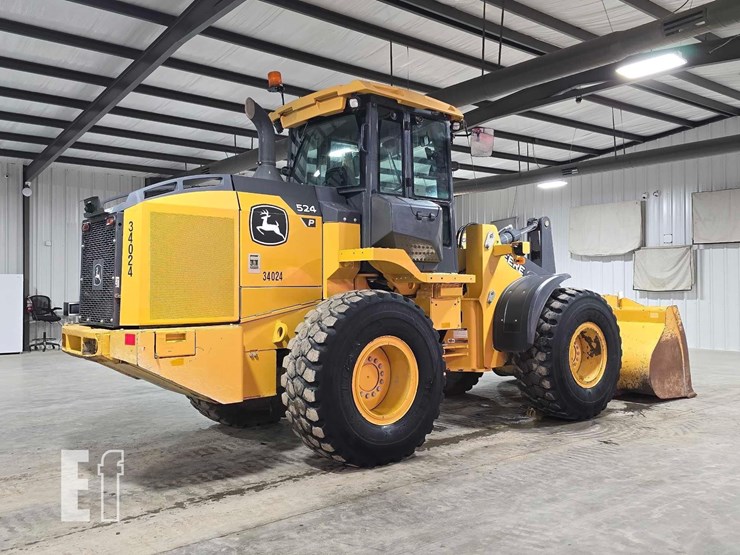 2022-deere-524-p-tier-image-3