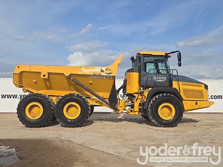 2022-deere-260e-image-6