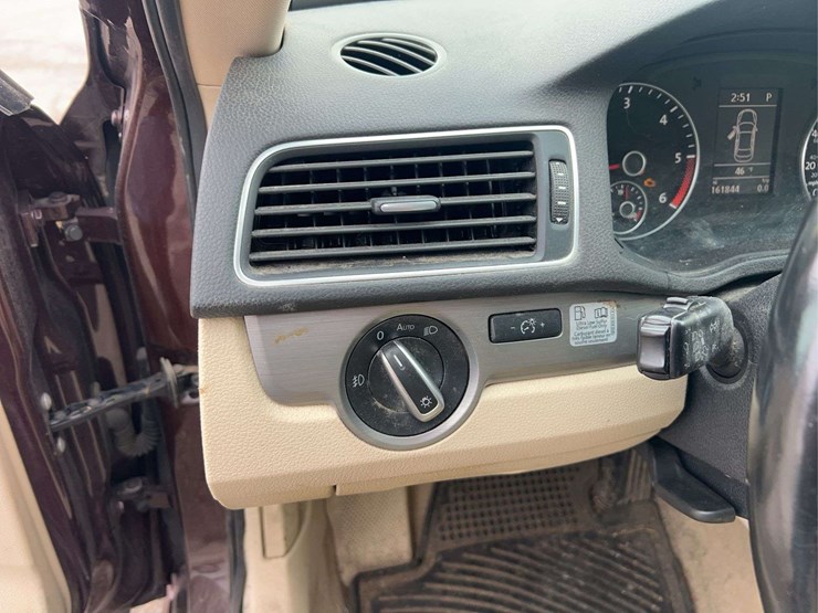 2014-volkswagen-passat-tdi-image-52