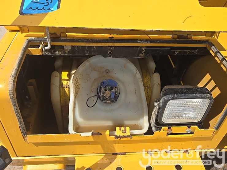 2017-deere-210g-lc-image-75