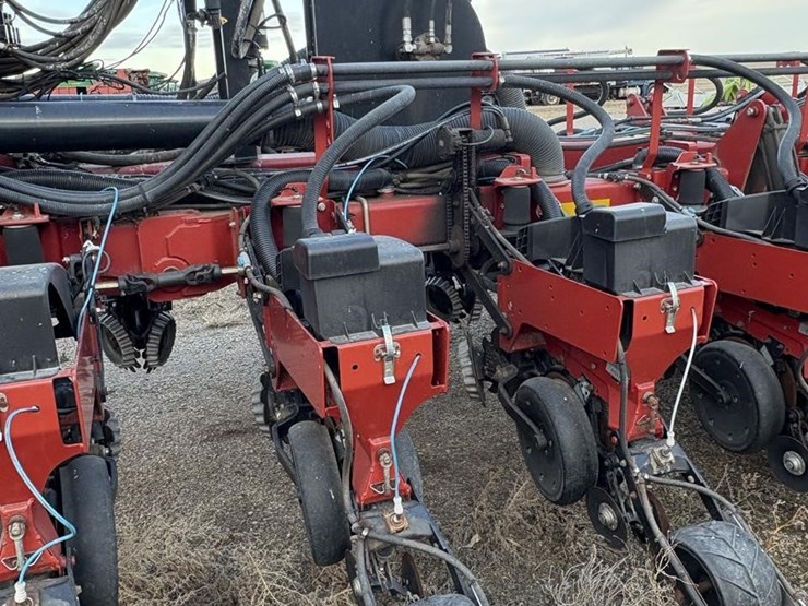 2012-case-ih-1250-image-34