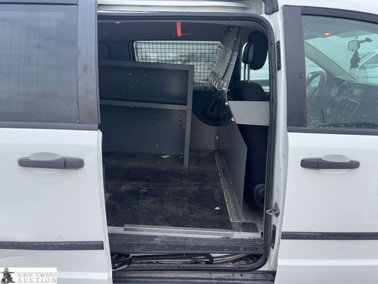 2015-ram-c/v-image-22