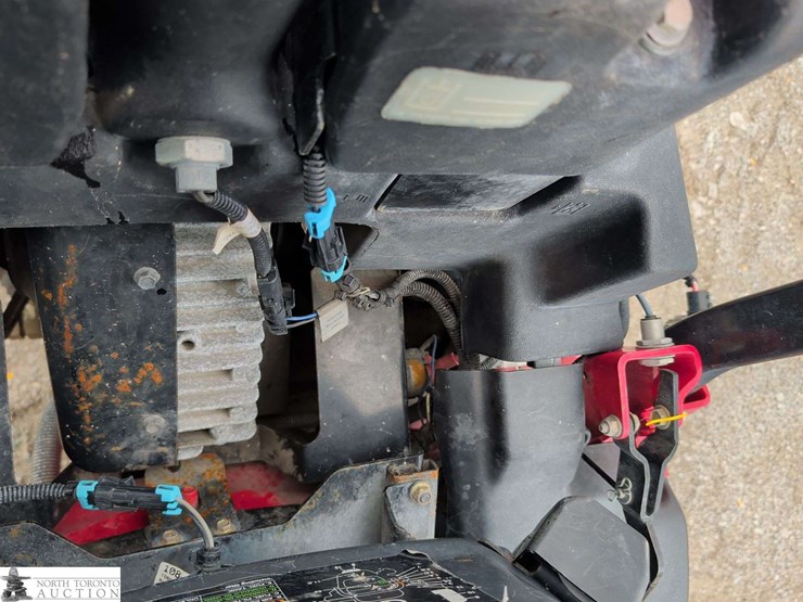 2013-toro-groundsmaster-3320-image-18