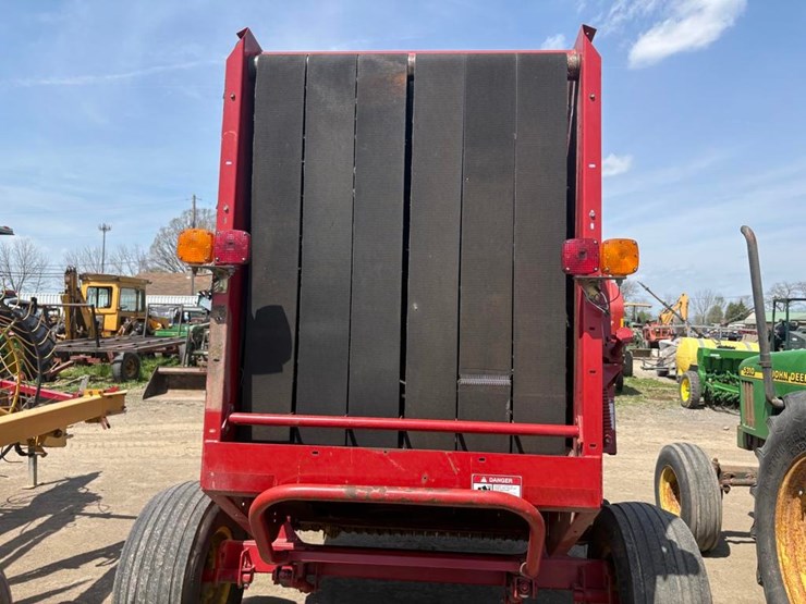 new-holland-648-image-7