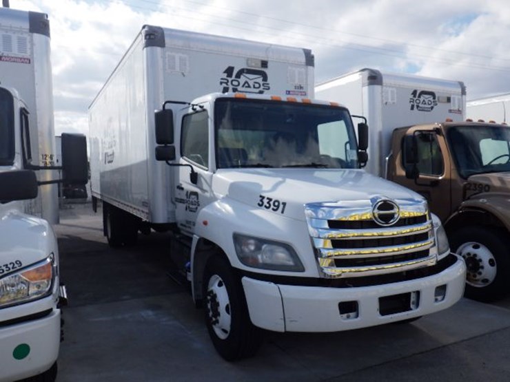 2020-hino-268a-image-3