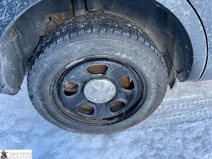 2017-ford-explorer-image-23