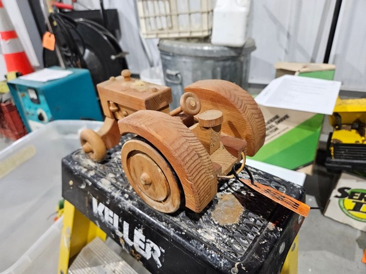 #989-•-wooden-tractor-image-3