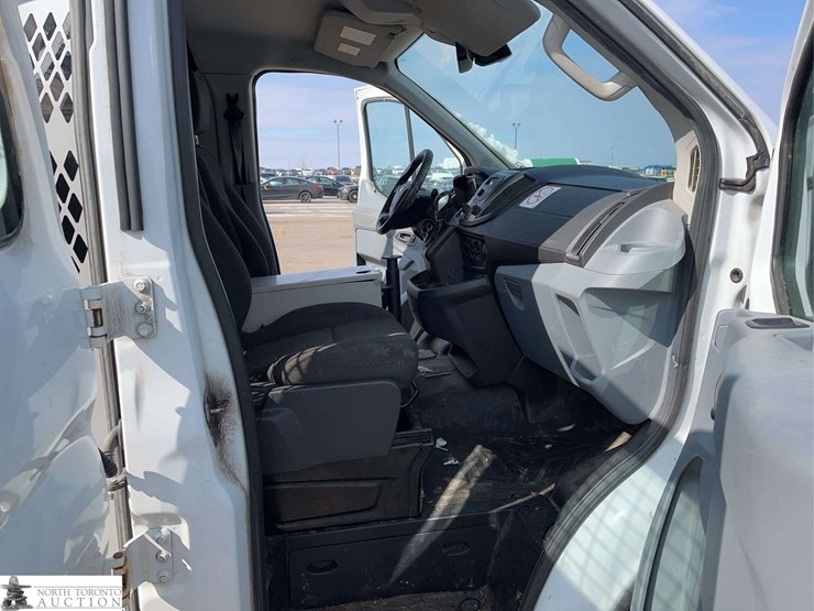 2016-ford-transit-image-16